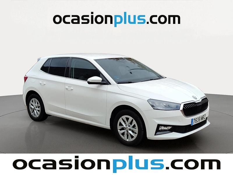 Usado Skoda Fabia Selection 95 CV (69 kW) 2024 Blanco Utilitario