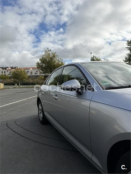 Usado Audi A4 150 CV (110 kW) 2017 Gris / plata Berlina