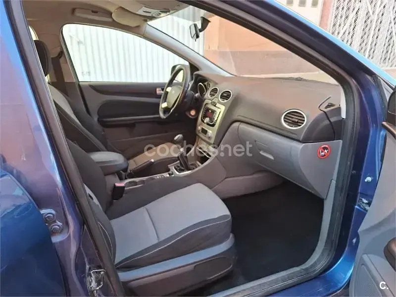 Usado Ford Focus Titanium 109 CV (80 kW) 2009 Azul Berlina