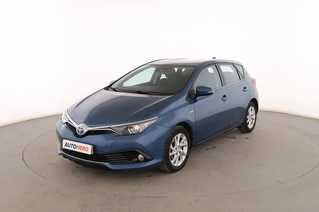Usado Toyota Auris Hybrid Active 136 CV (100 kW) 2018 Berlina