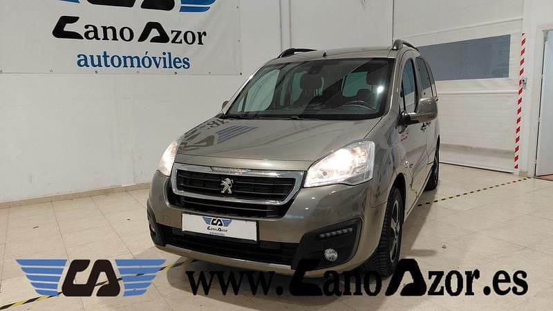 Gris Usado 2017 Peugeot Partner Tepee Outdoor Monovolumen | 10.800 € (Precio justo) - Imagen 1/4