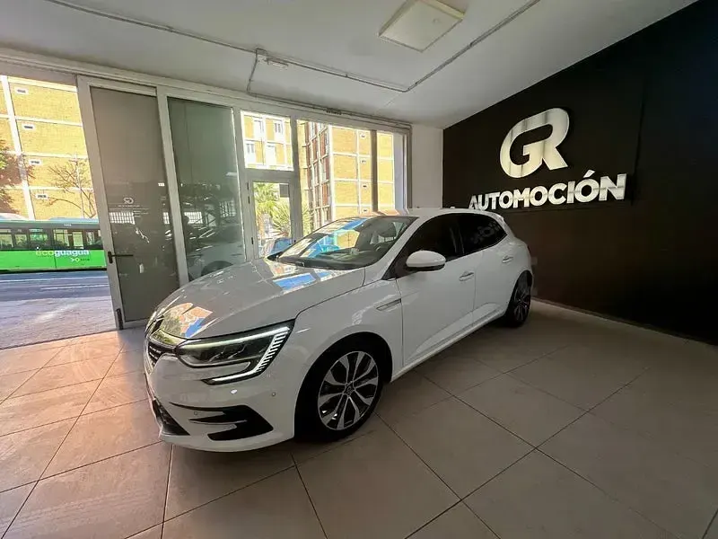 Usado Renault Mégane IV Intens 160 CV (117 kW) 2022 Blanco Berlina