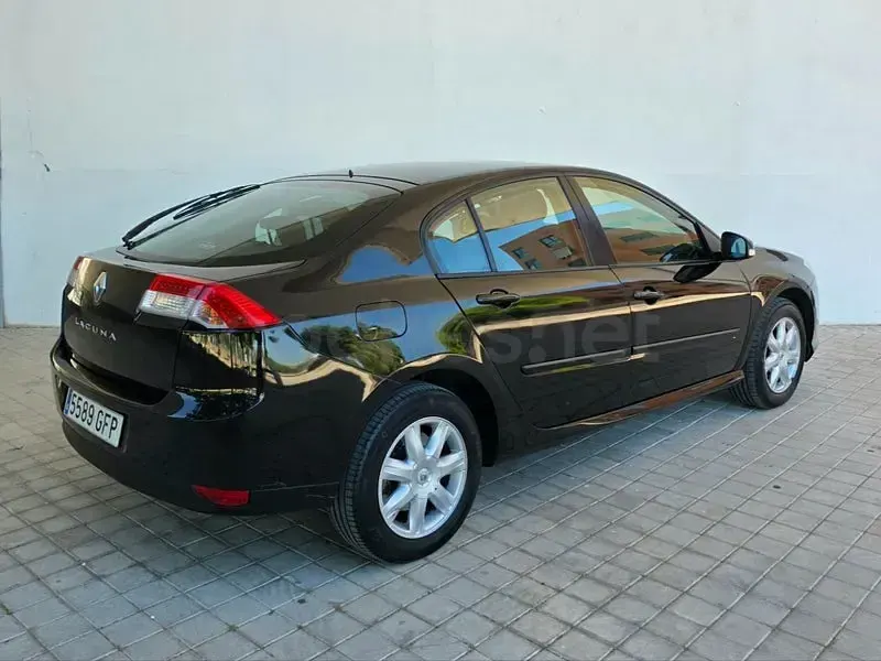 Usado Renault Laguna III Authentique 110 CV (80 kW) 2008 Negro Berlina