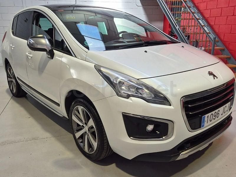 Usado Peugeot 3008 Allure 120 CV (88 kW) 2015 Blanco Familiar