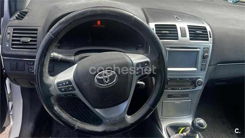 Usado Toyota Avensis Executive 124 CV (91 kW) 2014 Blanco Berlina