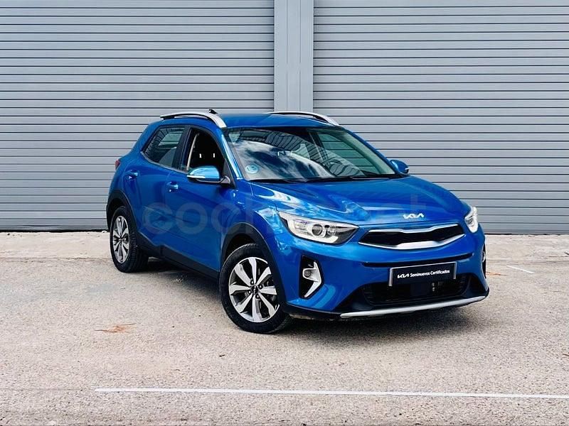 Usado Kia Stonic 100 CV (73 kW) 2024 Azul SUV