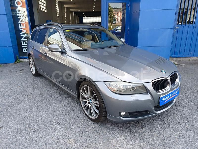 Gris / plata Usado 2010 BMW 330 Exclusive Familiar | 11.490 € (Precio justo) - Imagen 1/4