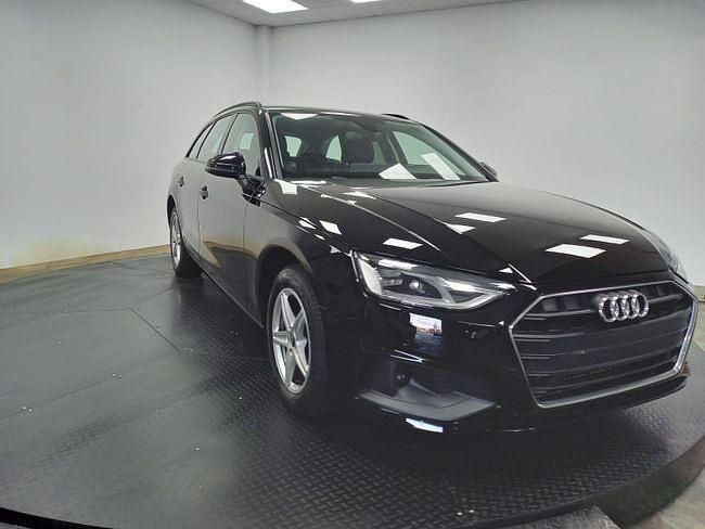 Usado Audi A4 151 CV (111 kW) 2021 Negro Familiar