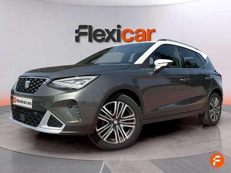 Usado Seat Arona Xperience 110 CV (80 kW) 2023 Gris SUV