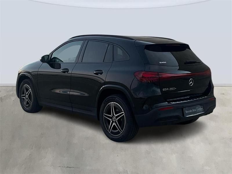 Nuevo Mercedes EQA250+ 139 kW (190 CV) 2025 Negro noche SUV
