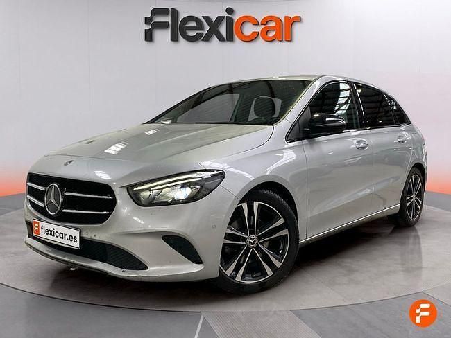 Usado Mercedes B180 116 CV (85 kW) 2019 Gris Monovolumen