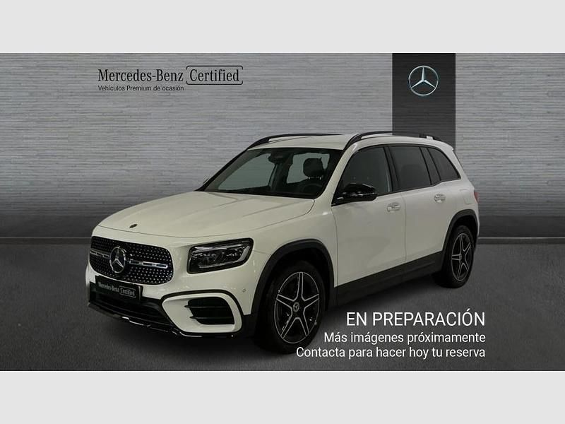 Usado Mercedes GLB200 AMG line 150 CV (110 kW) 2024 Pintura uni, blanco polar SUV