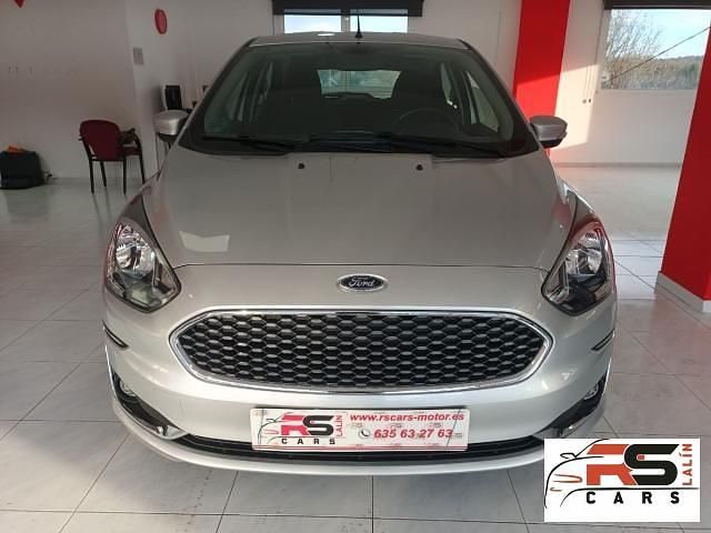 Gris / plata Usado 2019 Ford Ka Plus Ultimate Utilitario | 10.900 € (Precio justo) - Imagen 1/4
