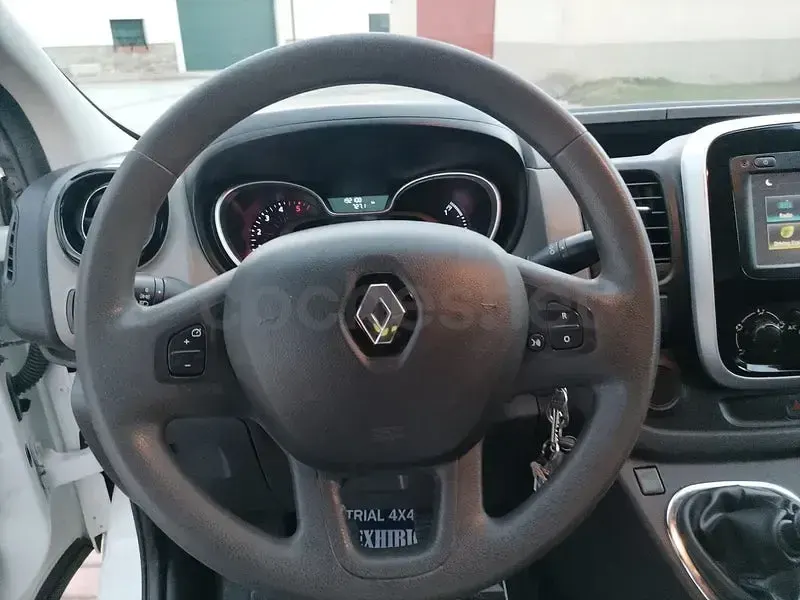 Usado Renault Trafic 120 CV (88 kW) 2019 Blanco Monovolumen
