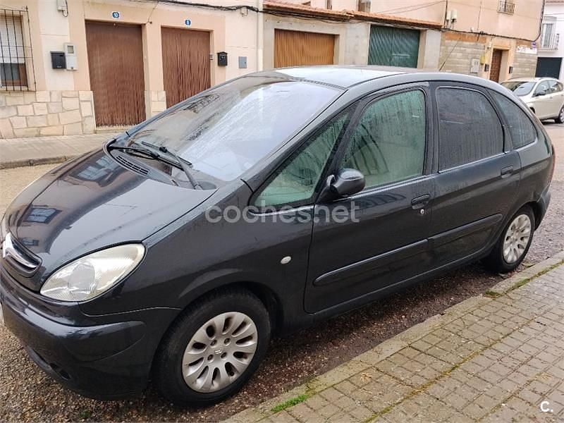Usado Citroën Xsara Picasso Exclusive 90 CV (66 kW) 2002 Negro Monovolumen