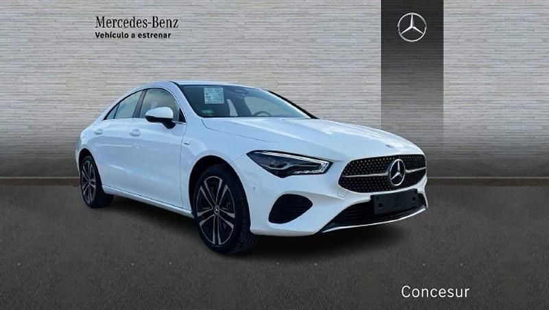 Usado Mercedes CLA200 150 CV (110 kW) 2025 Blanco Berlina