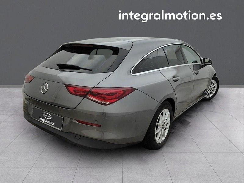 Usado Mercedes CLA180 115 CV (84 kW) 2020 Gris Berlina