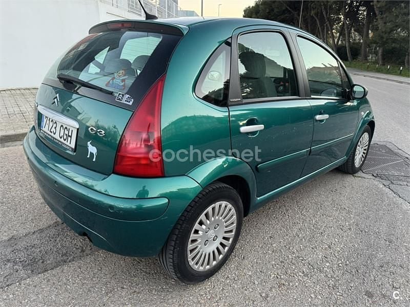 Usado Citroën C3 Exclusive 70 CV (51 kW) 2004 Verde Berlina