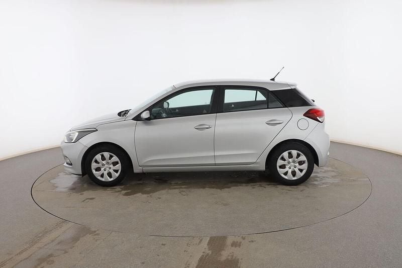 Usado Hyundai i20 85 CV (62 kW) 2015 Plata Utilitario
