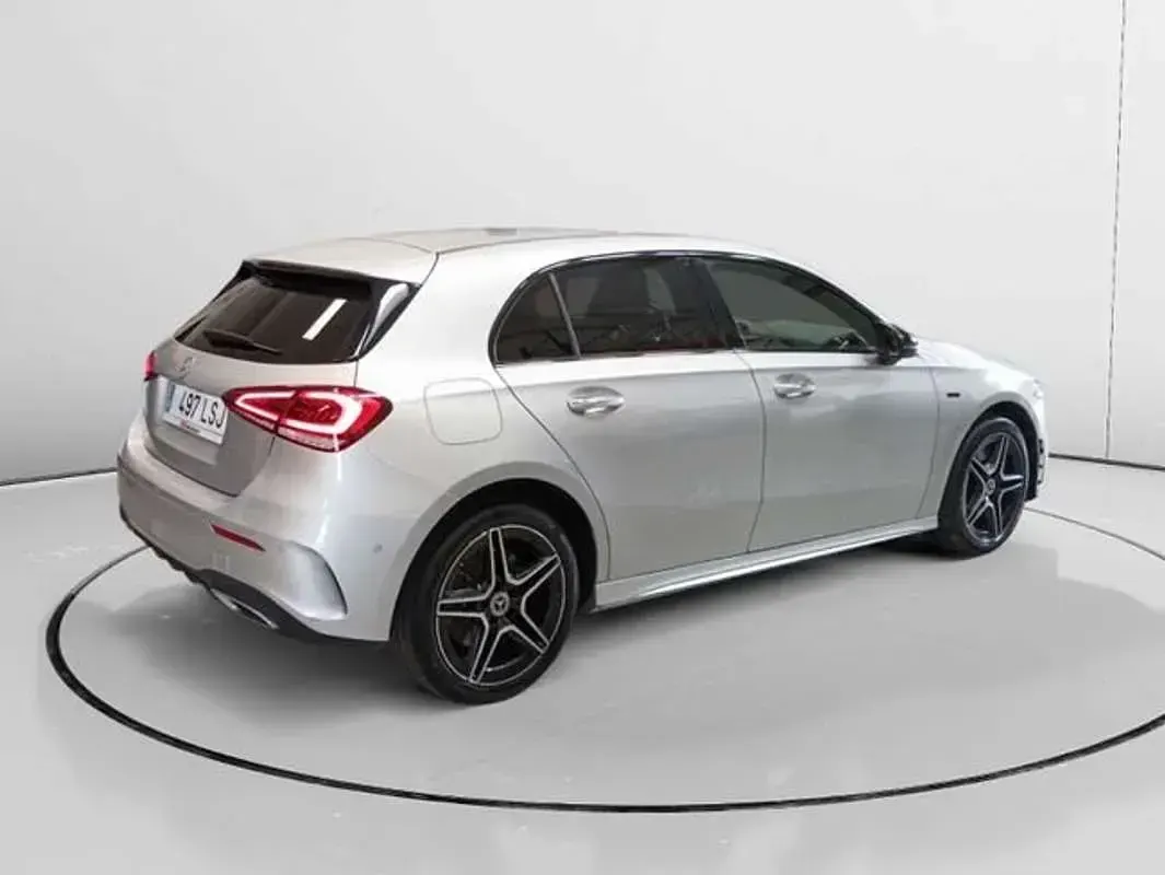 Usado Mercedes A250 218 CV (160 kW) 2021 Gris Utilitario
