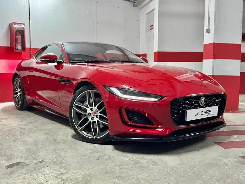 Usado Jaguar F-Type R-Dynamic 300 CV (220 kW) 2021 Rojo Coupe
