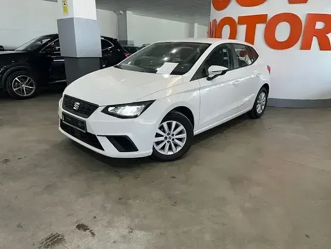 Usado Seat Ibiza Style 110 CV (80 kW) 2022 Blanco Utilitario