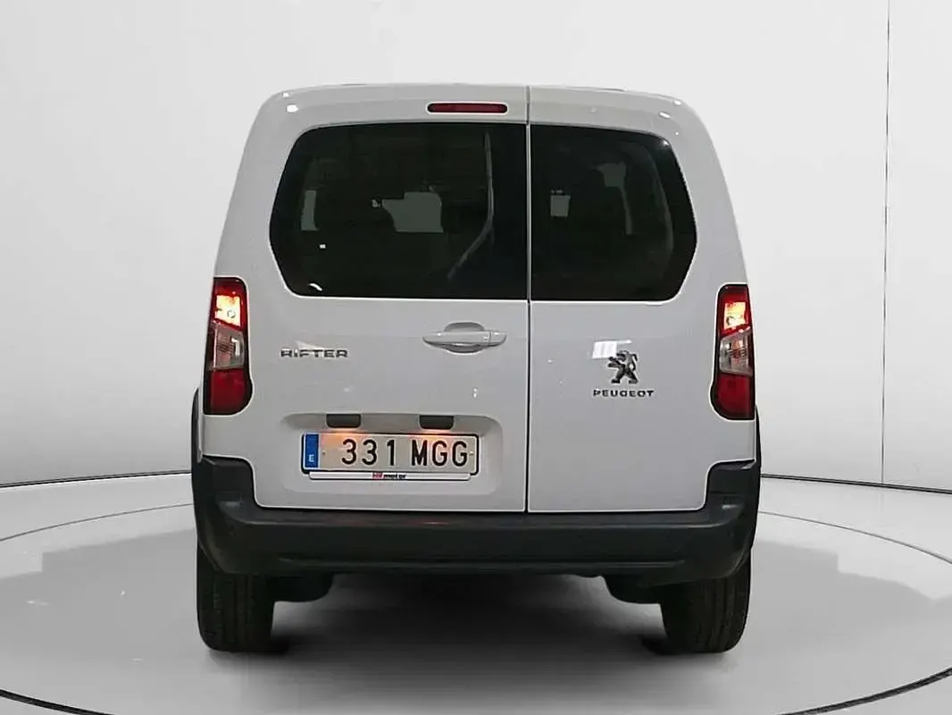 Usado Peugeot Rifter Business-Line 102 CV (75 kW) 2023 Blanco Monovolumen