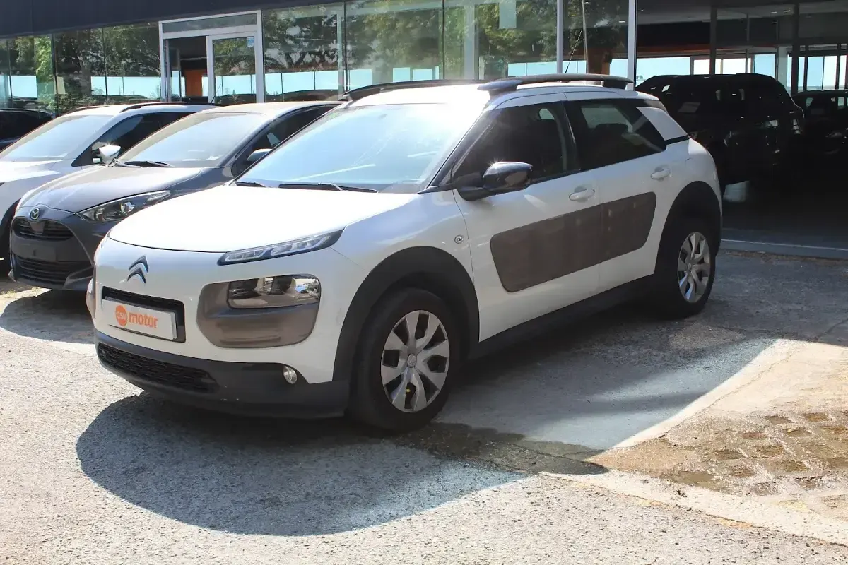 Usado Citroën C4 Cactus PureTech 110 CV (80 kW) 2017 Blanco Utilitario