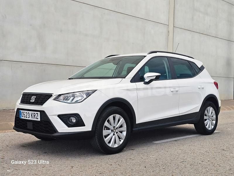 Usado Seat Arona Ecomotive 115 CV (84 kW) 2018 Blanco SUV