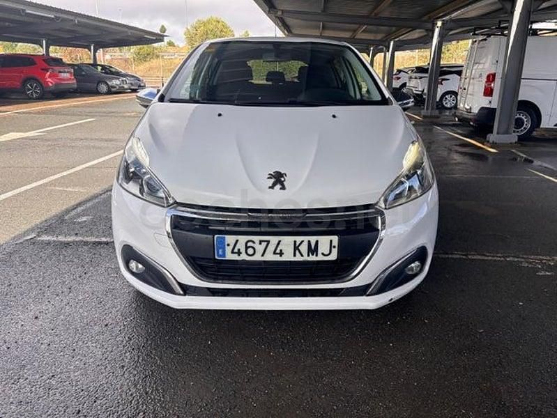 Usado Peugeot 208 Style 82 CV (60 kW) 2018 Blanco Utilitario
