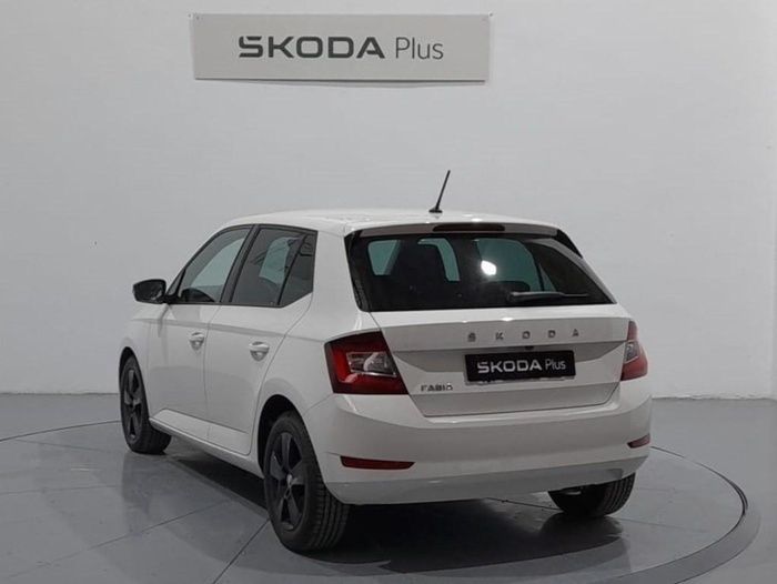 Blanco Usado 2021 Skoda Fabia Berlina | 11.890 € (Buen precio) - Imagen 1/4
