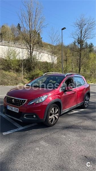 Usado Peugeot 2008 Allure 110 CV (80 kW) 2017 Rojo SUV