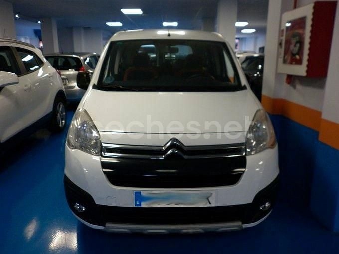 Usado Citroën Berlingo Feel 100 CV (73 kW) 2016 Blanco Monovolumen