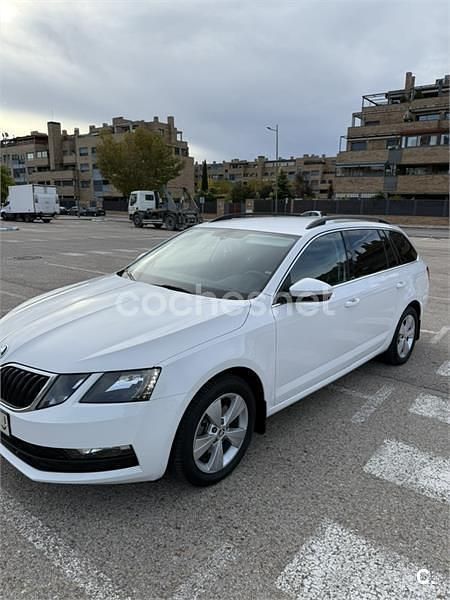 Usado Skoda Octavia 130 CV (95 kW) 2020 Blanco Familiar