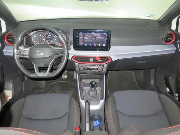 Usado Seat Arona FR 110 CV (80 kW) 2022 Blanco SUV