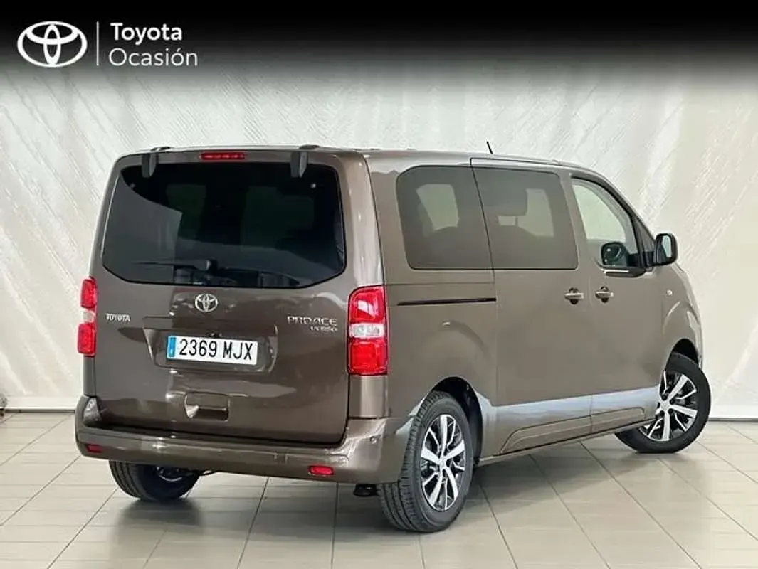 Usado Toyota Proace Advance 150 CV (110 kW) 2023 Blanco Monovolumen