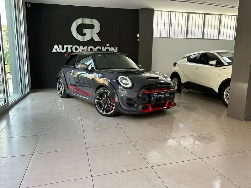 Usado Mini John Cooper Works 306 CV (225 kW) 2020 Gris / plata Utilitario
