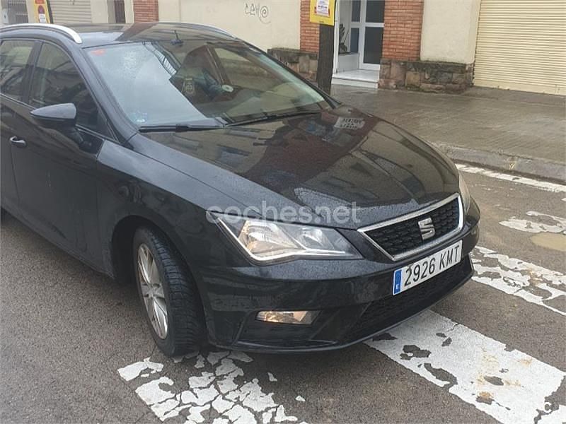 Usado Seat Leon ST Style 125 CV (91 kW) 2018 Negro Familiar