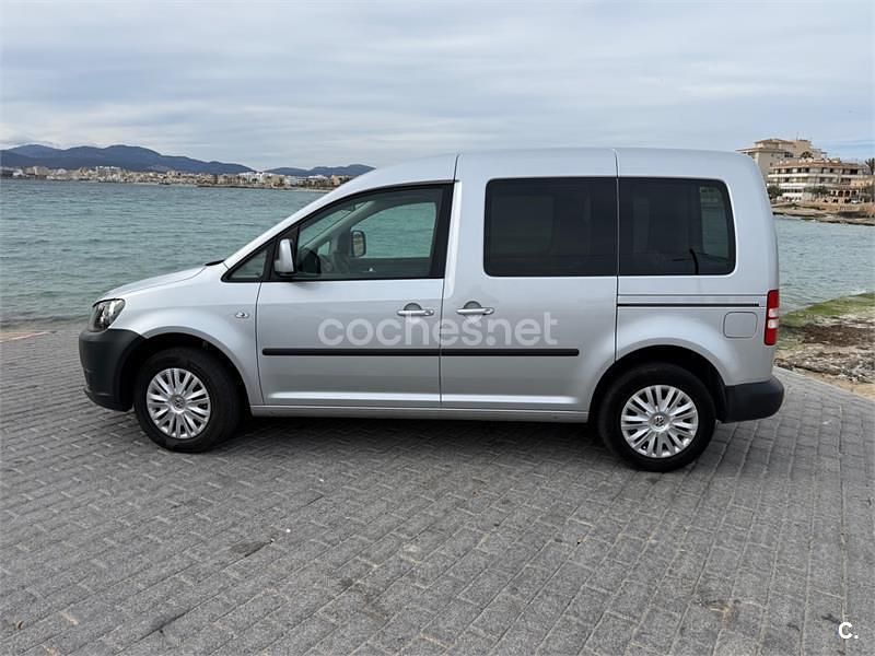 Usado VW Caddy Comfortline 102 CV (75 kW) 2014 Gris / plata Monovolumen