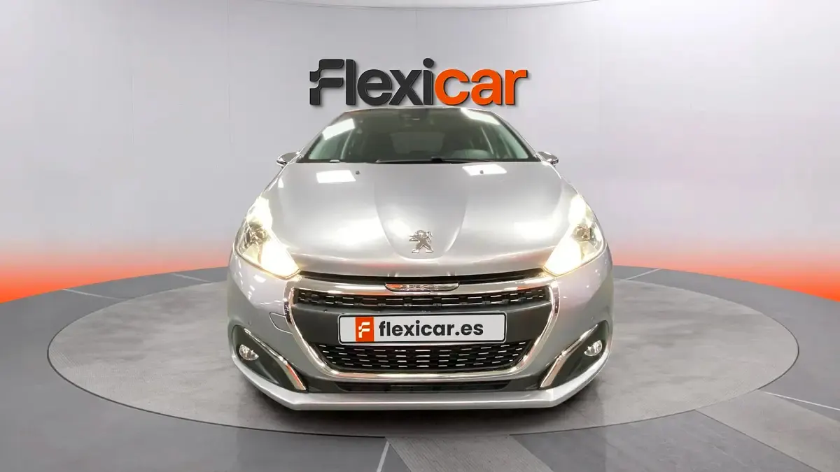 Usado Peugeot 208 Active 82 CV (60 kW) 2019 Gris Utilitario