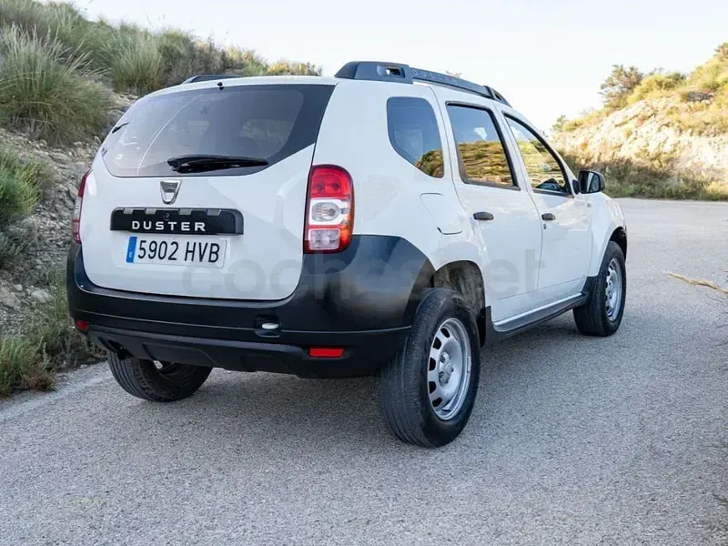 Usado Dacia Duster Ambiance 110 CV (80 kW) 2013 Blanco SUV