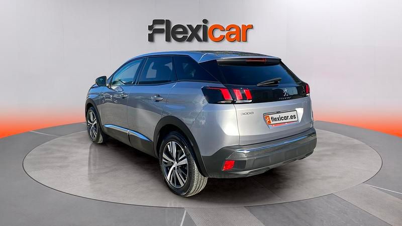 Usado Peugeot 3008 Allure 131 CV (96 kW) 2022 Gris SUV