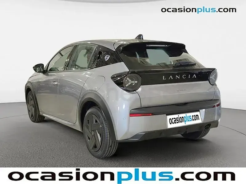 Nuevo Lancia Ypsilon 100 CV (73 kW) 2025 Gris / plata Utilitario
