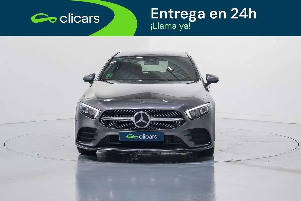 Usado Mercedes A180 116 CV (85 kW) 2020 Gris Utilitario