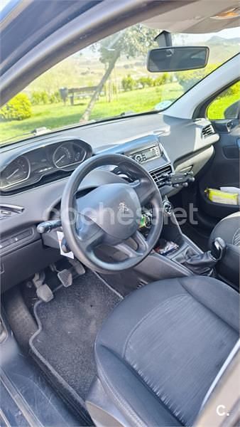 Usado Peugeot 208 Active 100 CV (73 kW) 2016 Gris / plata Utilitario