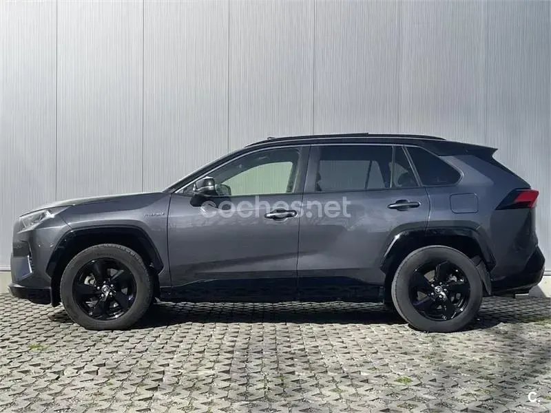 Usado Toyota RAV4 Hybrid Style 218 CV (160 kW) 2021 Gris / plata SUV