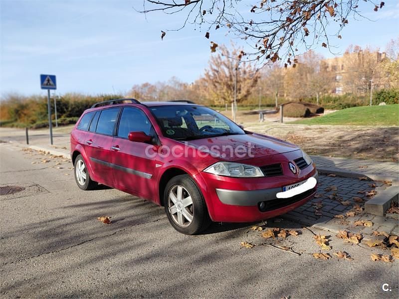 Granate Usado 2003 Renault Mégane GrandTour Dynamique Familiar | 2400 € (Precio justo) - Imagen 1/4