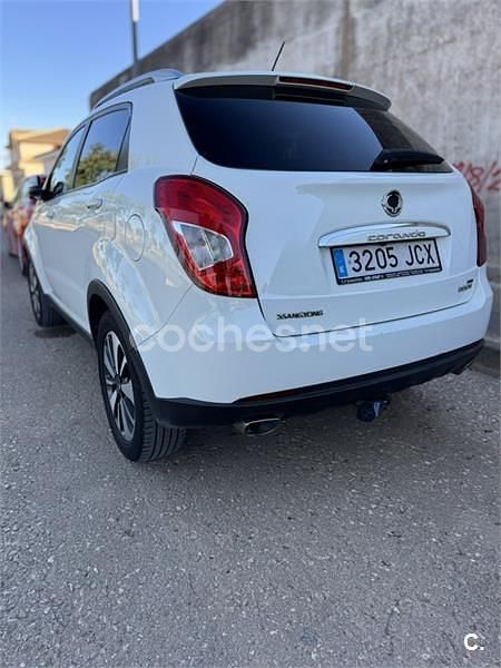 Blanco Usado 2015 Ssangyong (KGM) Korando Limited SUV | 8995 € (Precio justo) - Imagen 1/4
