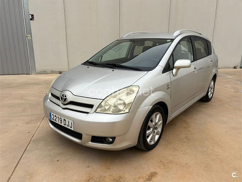 Usado Toyota Corolla Verso Sol 116 CV (85 kW) 2005 Gris / plata Monovolumen