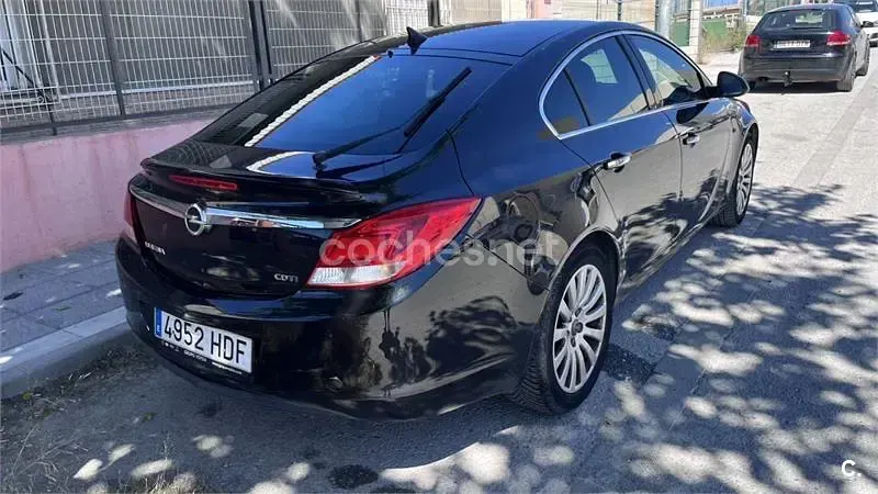 Usado Opel Insignia Sport 160 CV (117 kW) 2011 Marrón Berlina